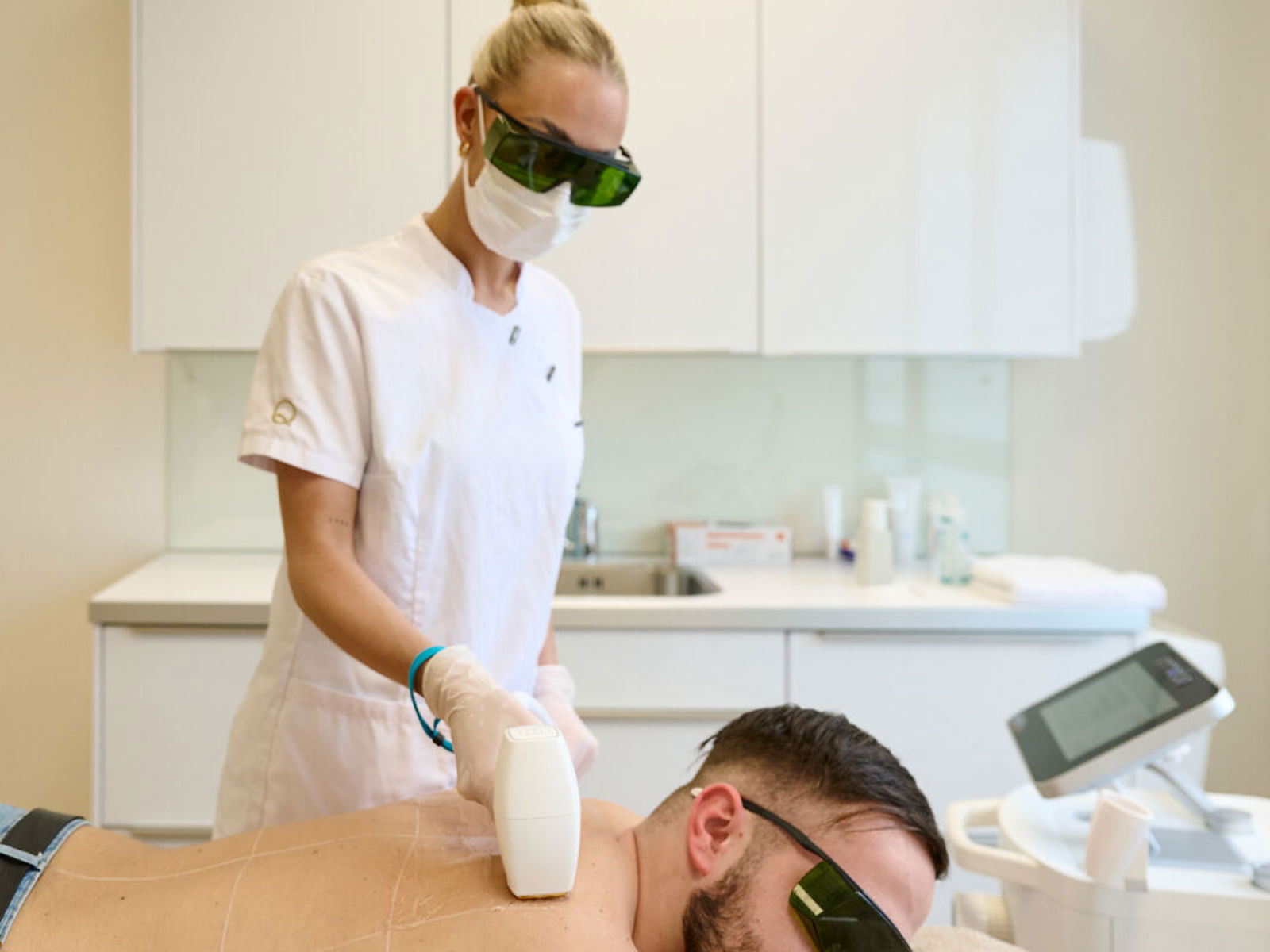 Laser Ontharen Mannen (1)