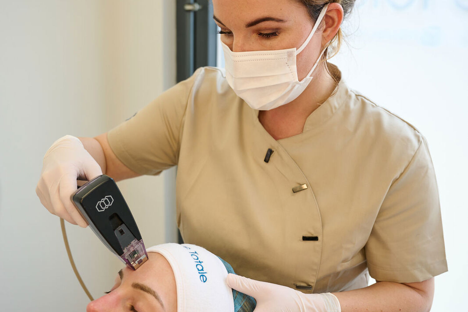 Laserbehandeling Acnelittekens Amsterdam