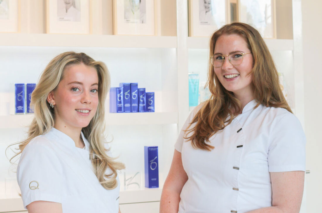 HBO-huidtherapeut van Cosmetique Totale Rotterdam tijdens een Morpheus8 behandeling