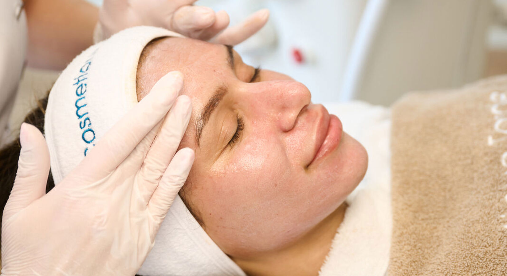 Microneedling Behandlung bei MyDerma by Cosmetique Totale